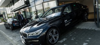 BMW DRIVING LUXURY EXPERIENCE 2016