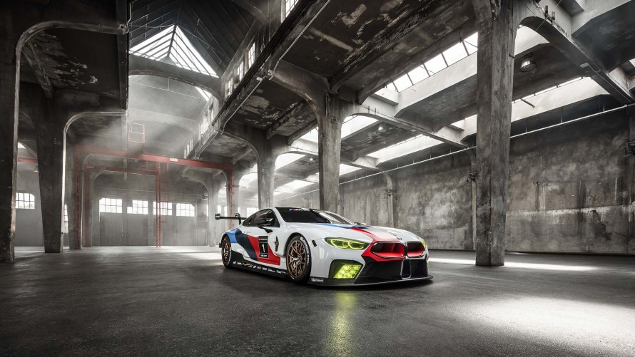 Rozhovor s dizajnérom BMW Motorsport Michaelom Scullym o novom BMW M8 GTE: „Je to najživelnejší, najodvážnejší pretekársky automobil, aký sme kedy zostrojili.“