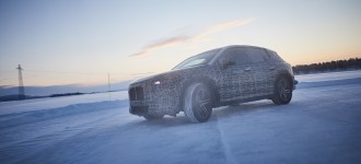 BMW iNEXT absolvuje zimné záťažové testy.
