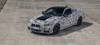 Nové BMW radu 4 Coupé vo finálnej fáze skúšok jazdnej dynamiky.